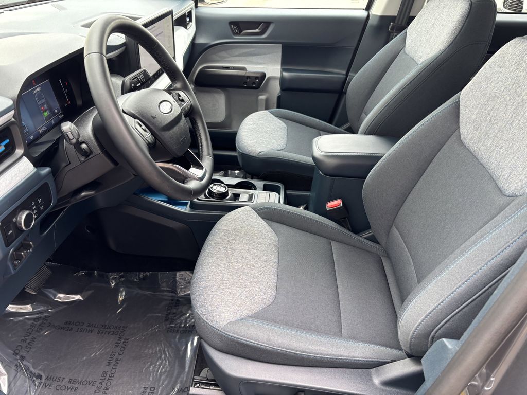 2025 Ford Maverick XLT - Photo 12