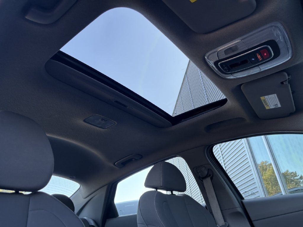 2025 Hyundai Elantra SEL - Photo 22
