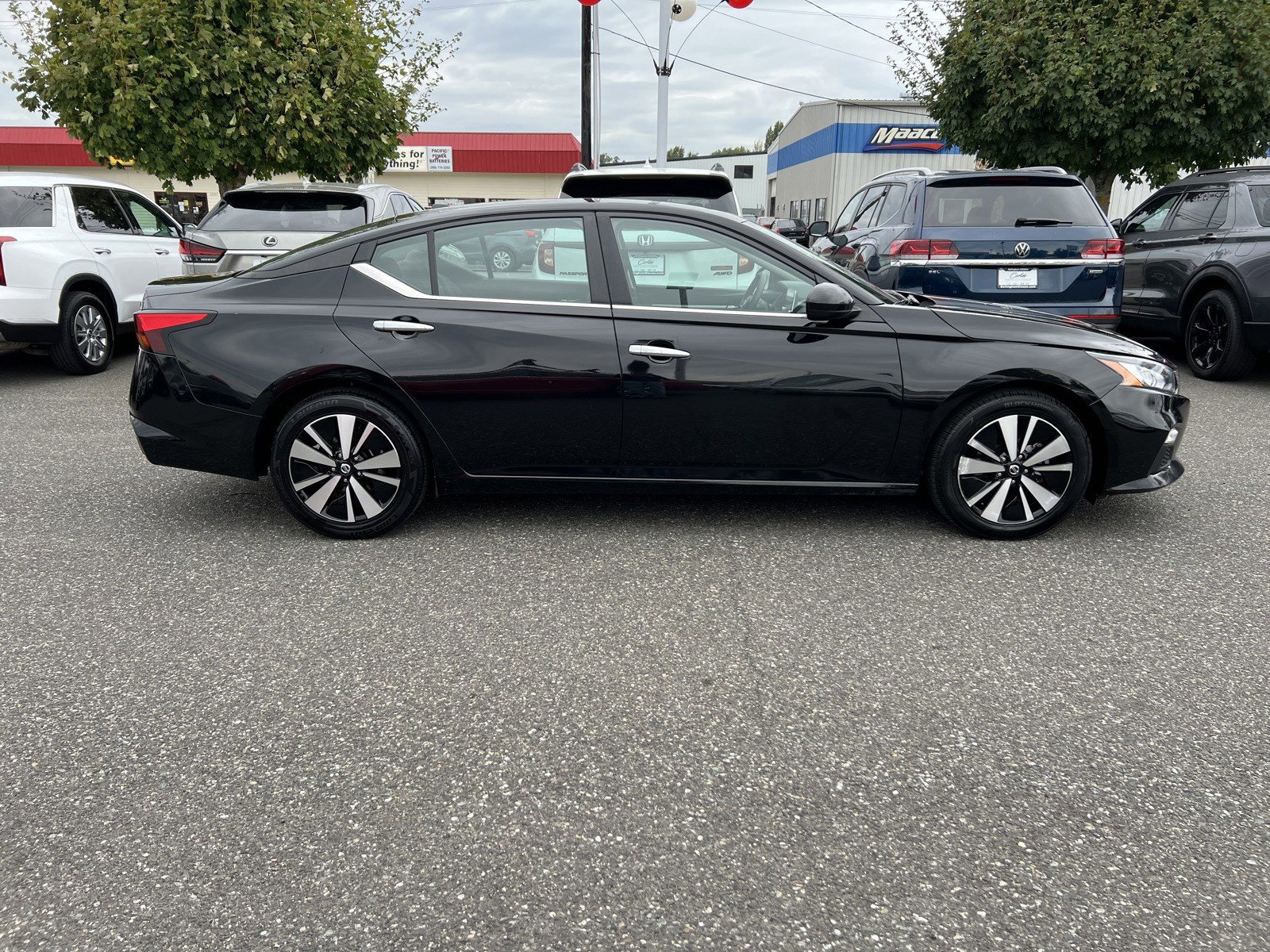 Used 2021 Nissan Altima SV with VIN 1N4BL4DV4MN413745 for sale in Bellingham, WA