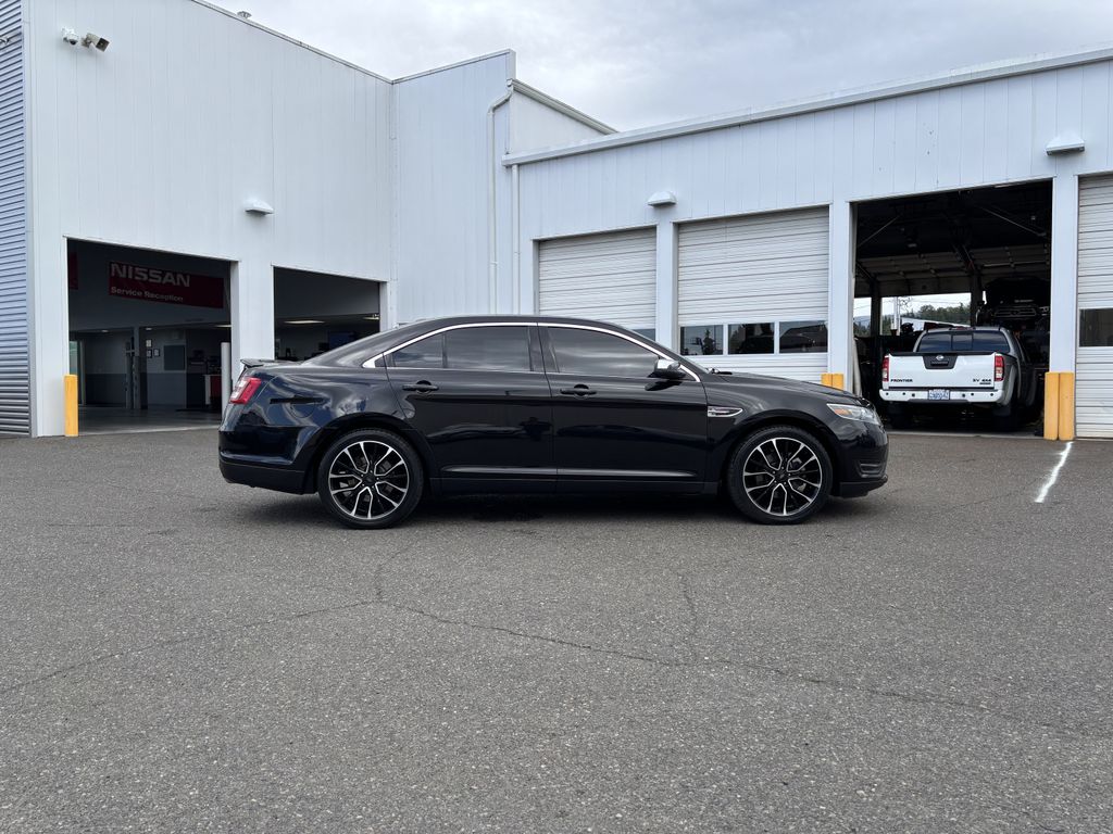 2019 Ford Taurus Limited - Photo 8