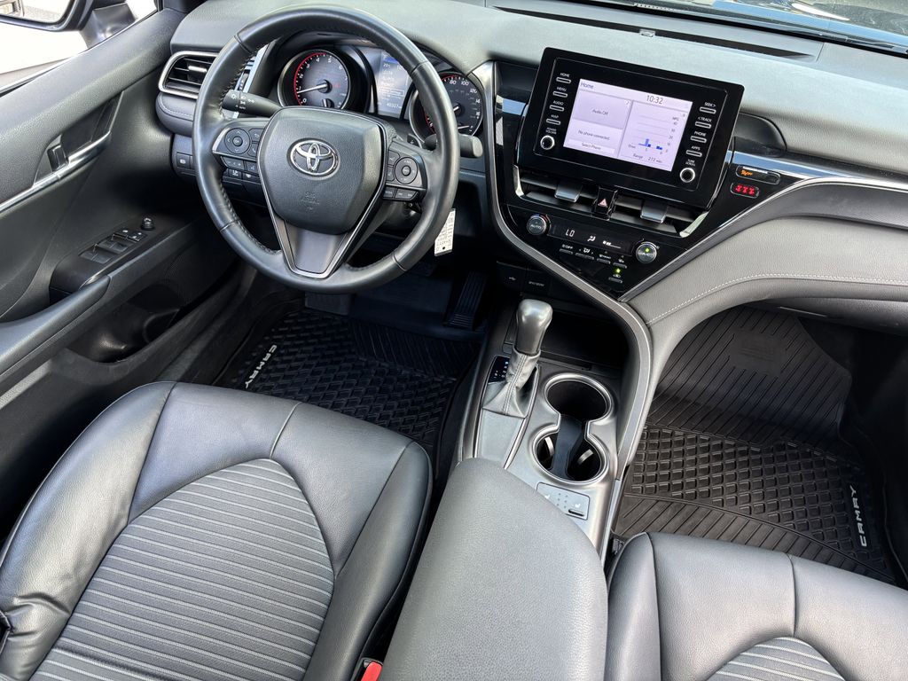 2024 Toyota Camry SE - Photo 18