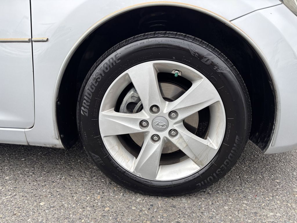 2011 Hyundai Elantra GLS - Photo 9