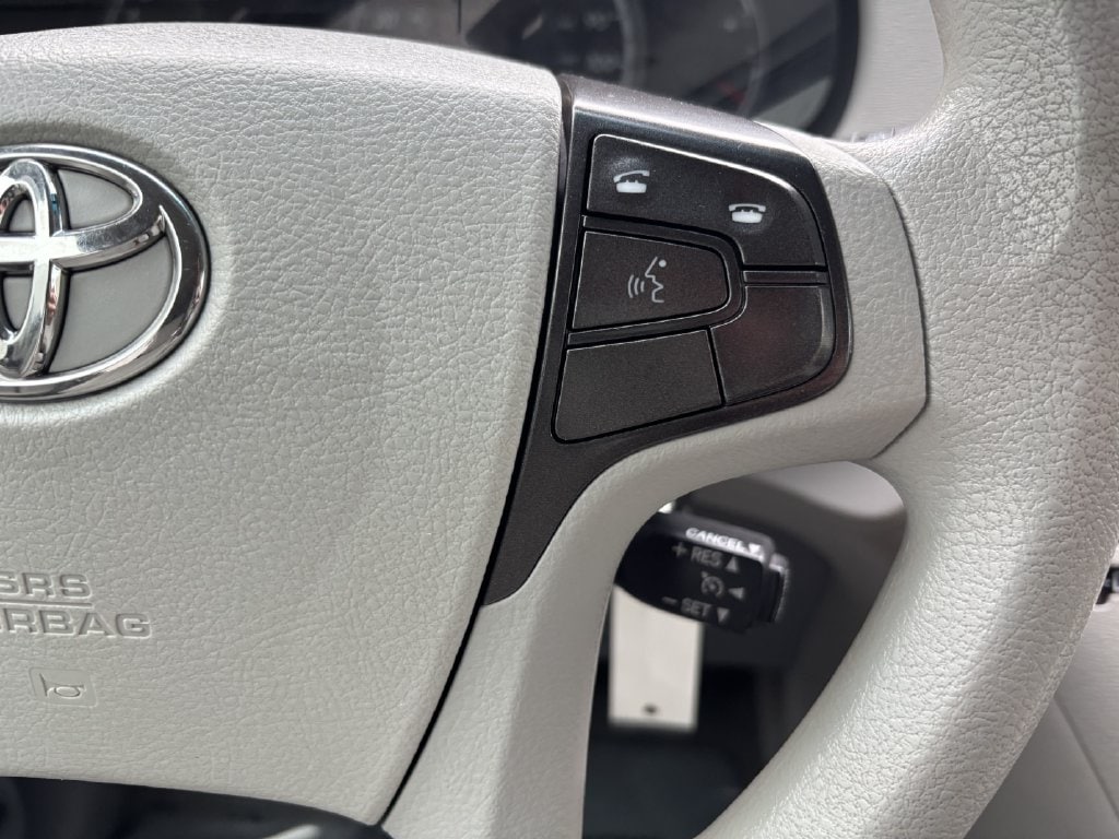 2013 Toyota Sienna LE - Photo 15