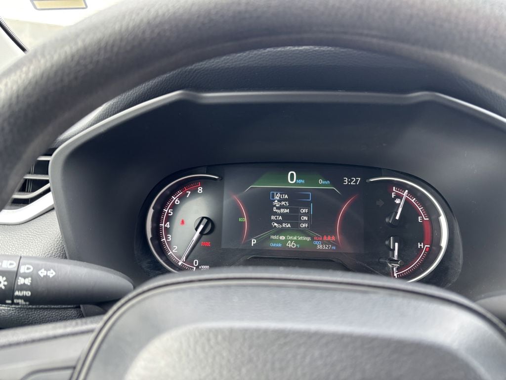 2024 Toyota RAV4 XLE - Photo 17
