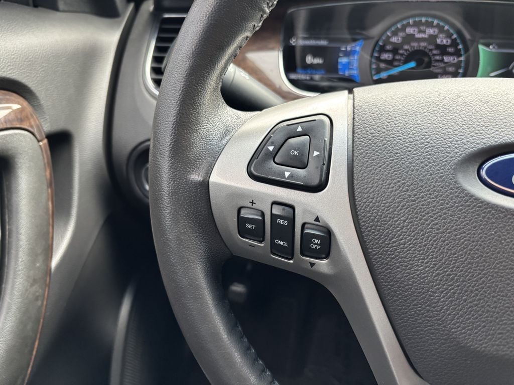 2019 Ford Taurus Limited - Photo 16