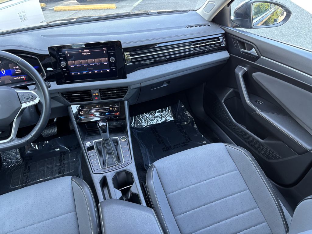 2025 Volkswagen Jetta SE - Photo 20
