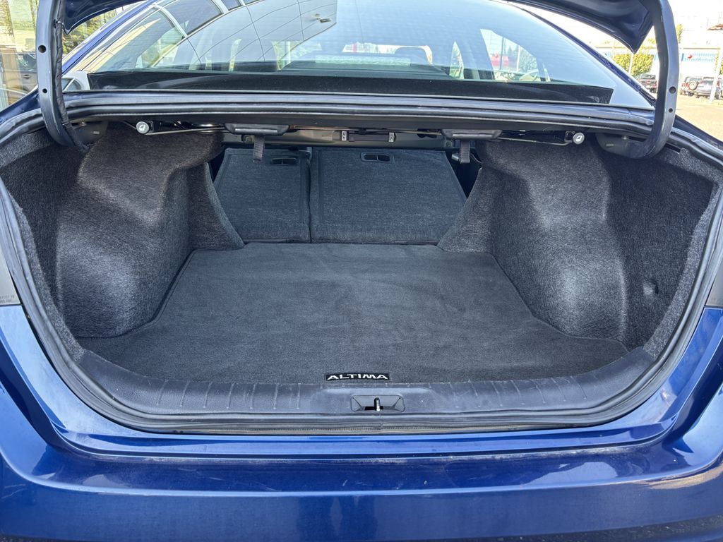 2024 Nissan Altima SR - Photo 28