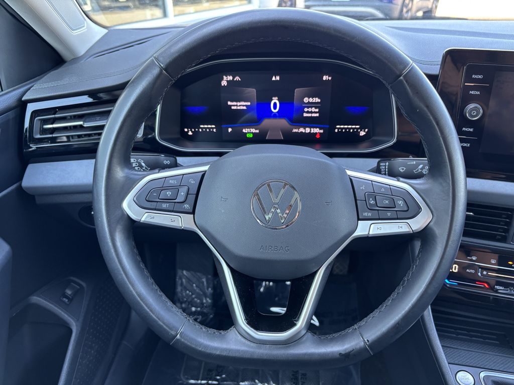 2025 Volkswagen Jetta SE - Photo 13