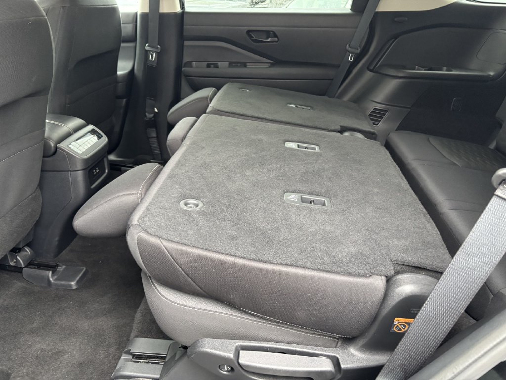2025 Nissan Pathfinder SV - Photo 24