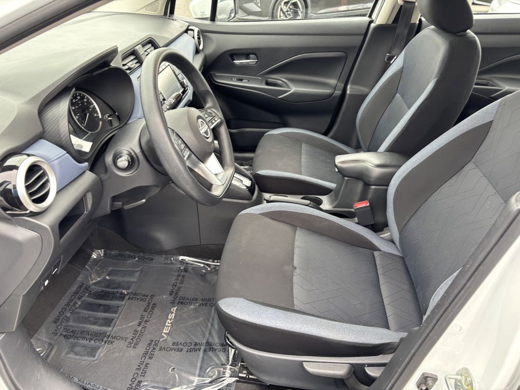 2023 Nissan Versa Sedan SV - Photo 13