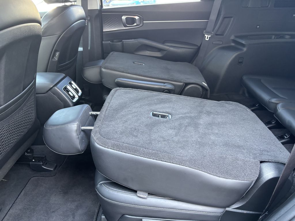 2025 Kia Sorento EX - Photo 25