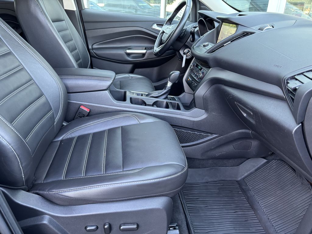 2017 Ford Escape SE - Photo 29