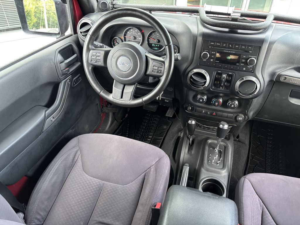 2013 Jeep Wrangler Unlimited Sport - Photo 17