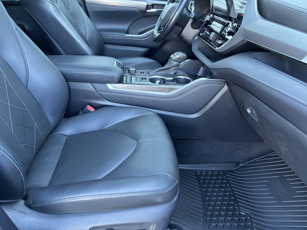 2021 Toyota Highlander Limited - Photo 30