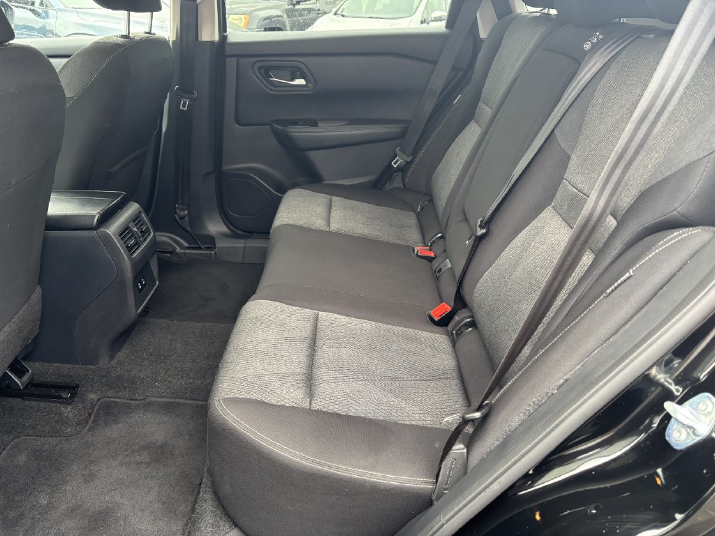 2025 Nissan Rogue SV - Photo 22