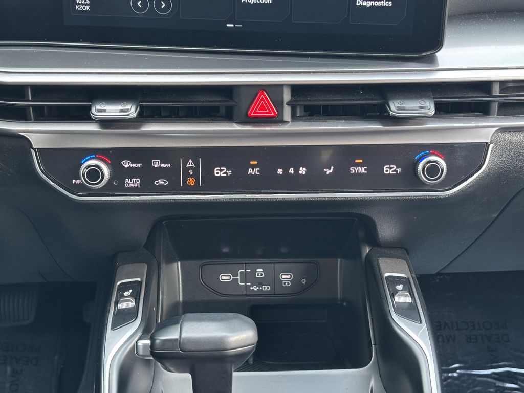 2025 Kia Sorento EX - Photo 19