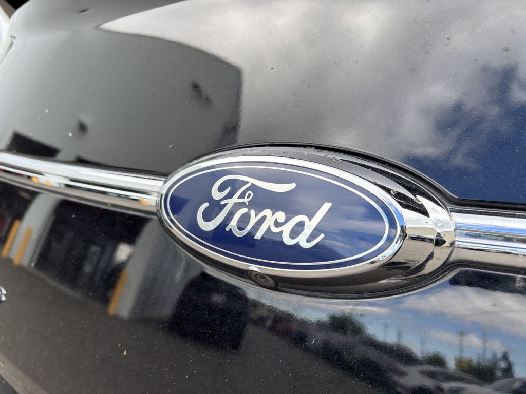 2019 Ford Taurus Limited - Photo 10