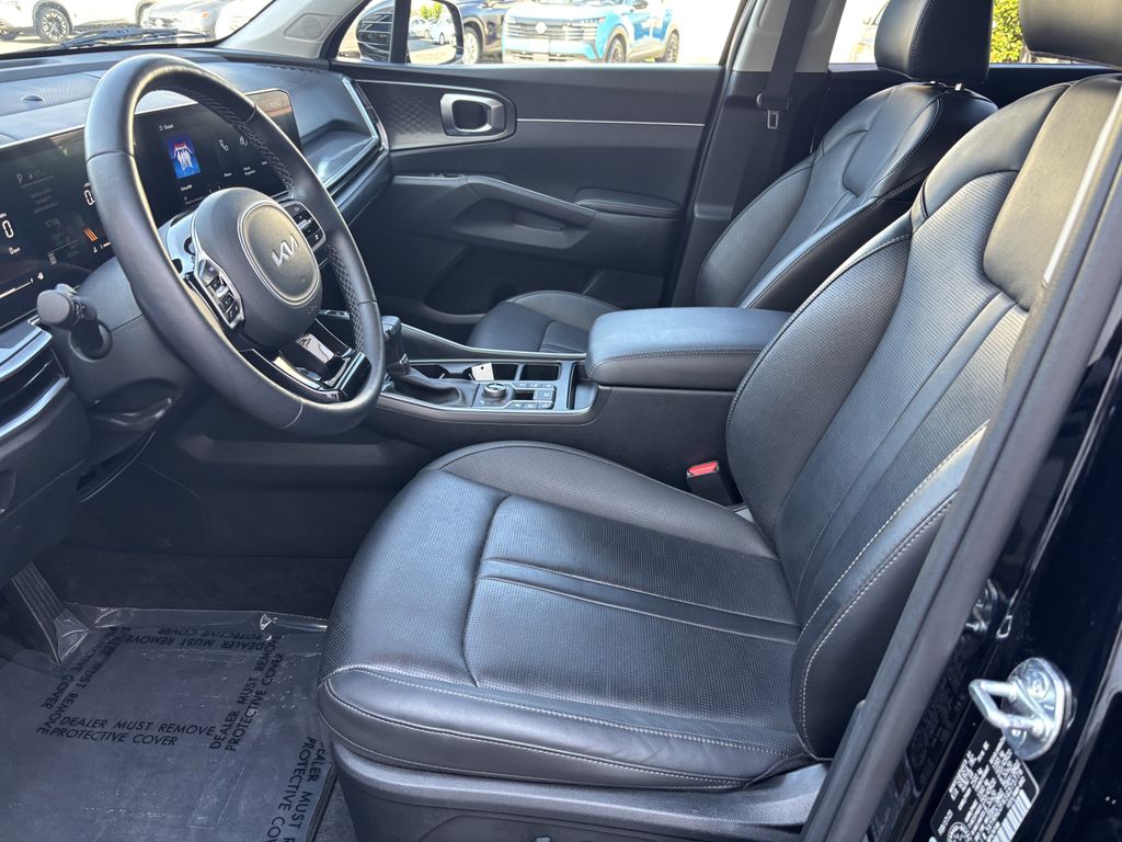 2025 Kia Sorento EX - Photo 13