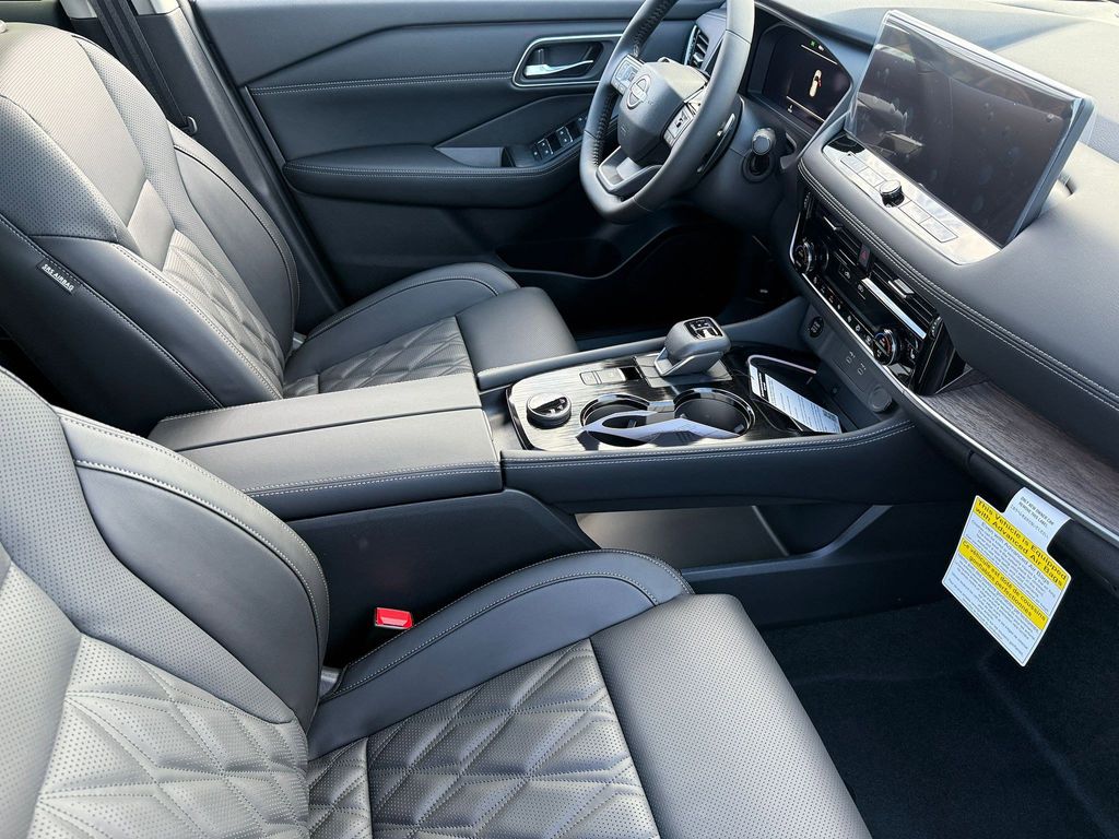 2026 Nissan Rogue Platinum - Photo 15