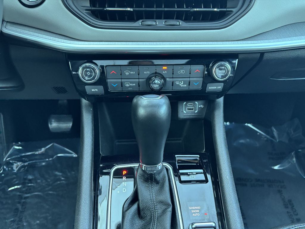 2025 Jeep Compass Limited - Photo 17