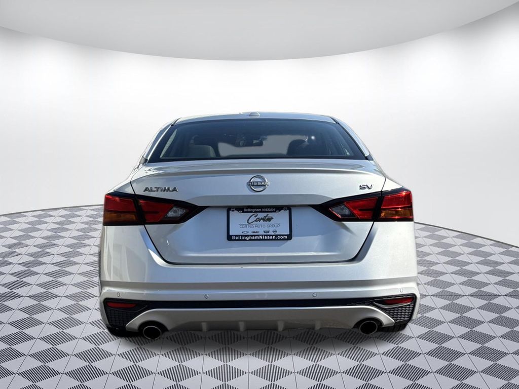 2024 Nissan Altima SV - Photo 6