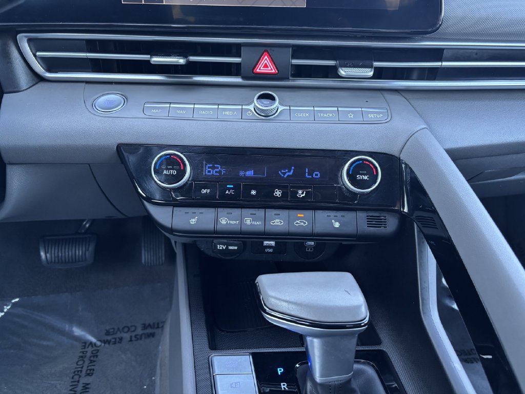 2025 Hyundai Elantra SEL - Photo 18
