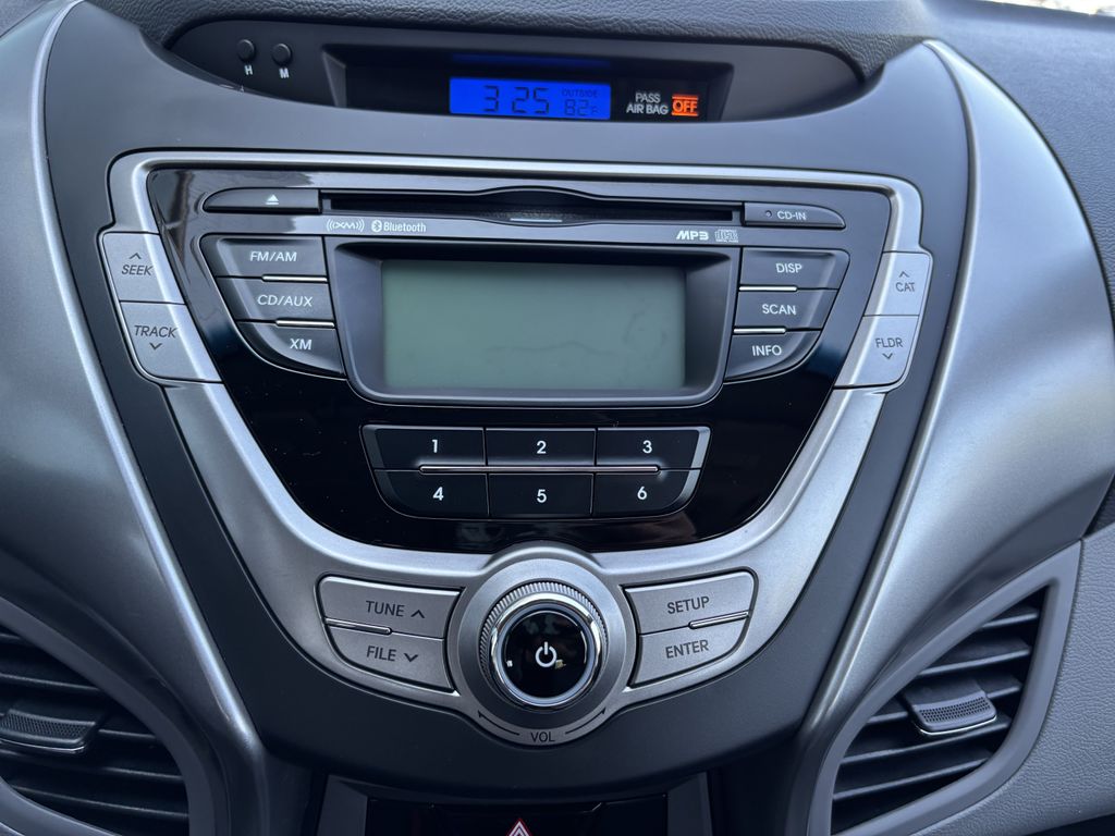 2013 Hyundai Elantra Limited - Photo 18