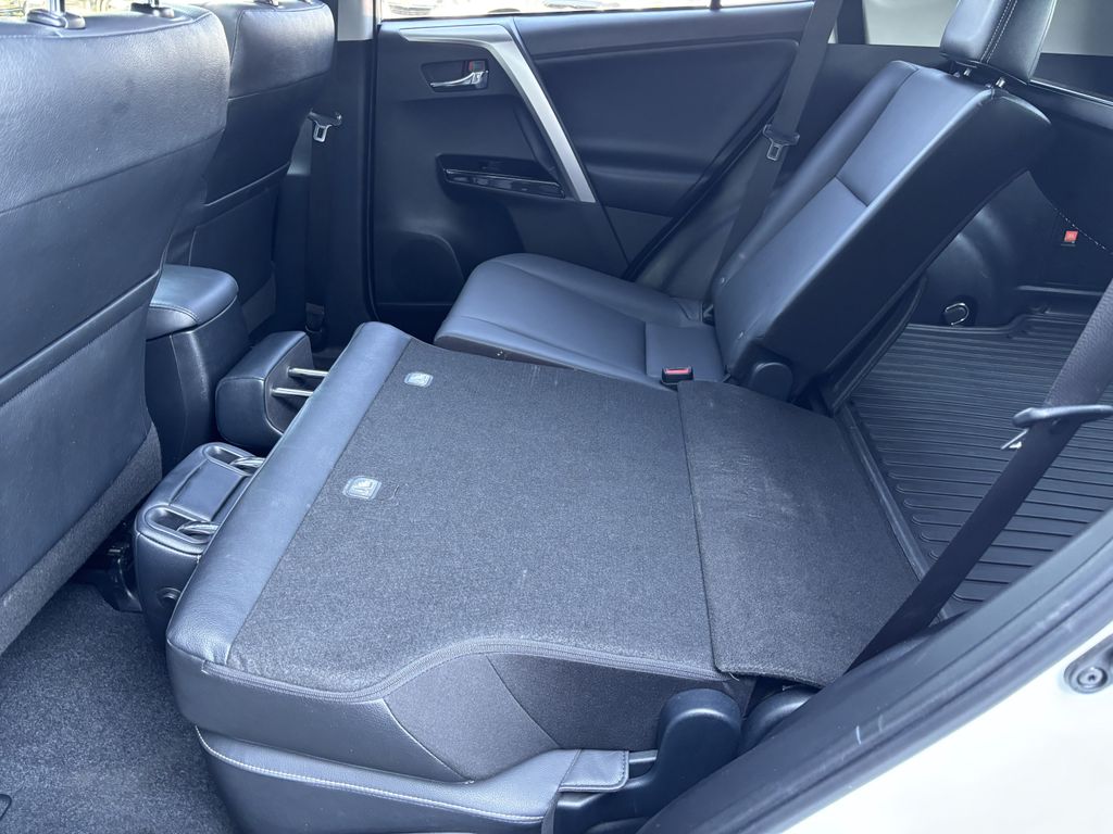 2018 Toyota RAV4 Limited - Photo 25