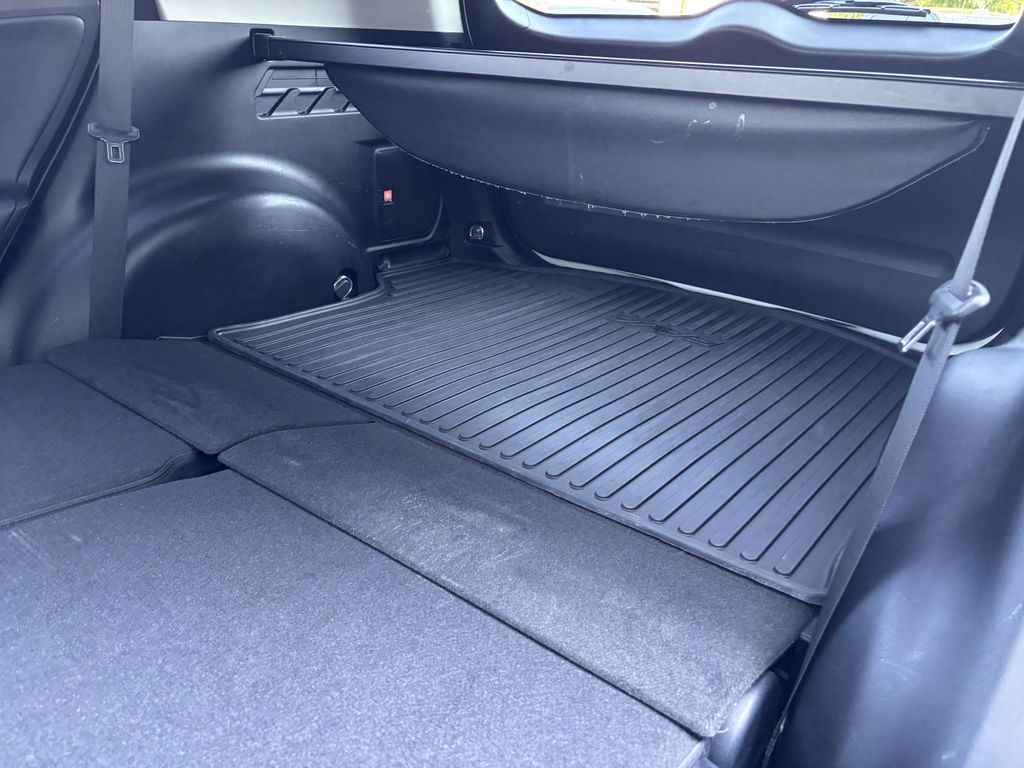 2018 Toyota RAV4 Limited - Photo 27