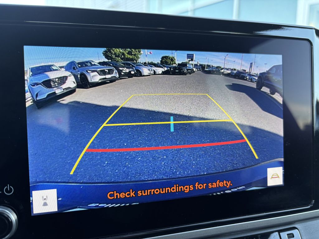2025 Toyota Camry SE - Photo 33