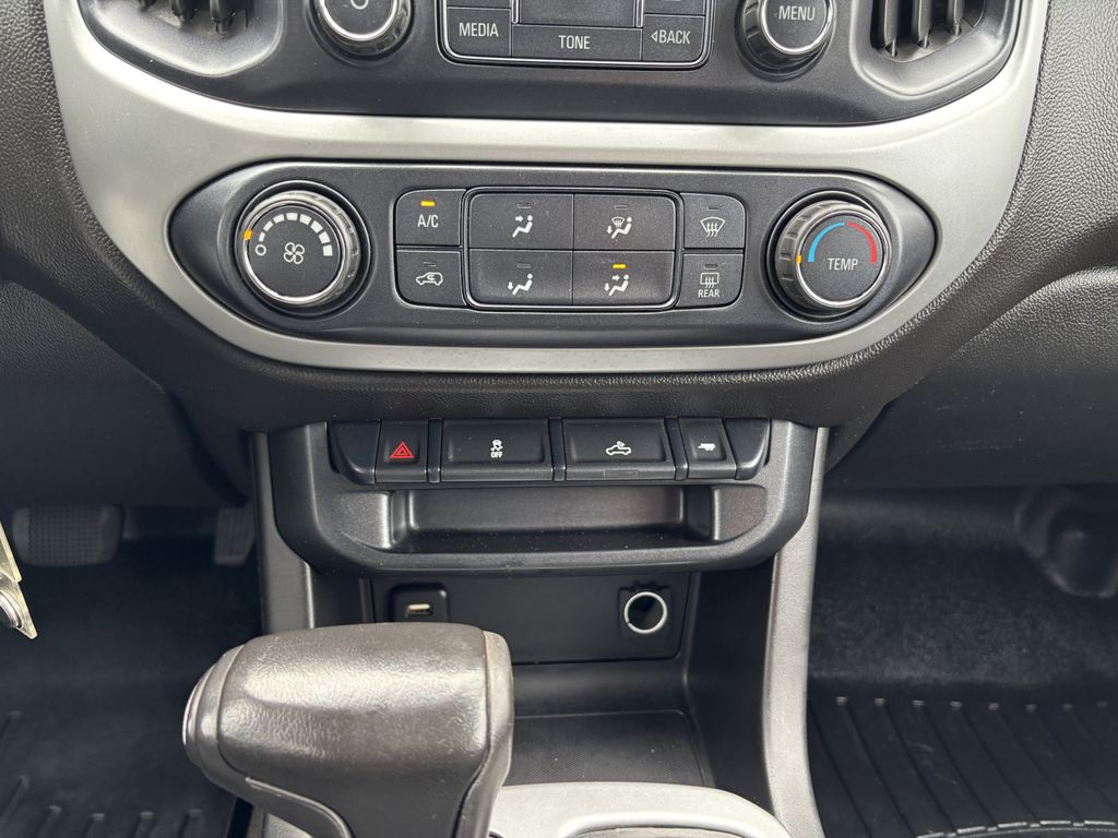 2018 Chevrolet Colorado LT - Photo 18