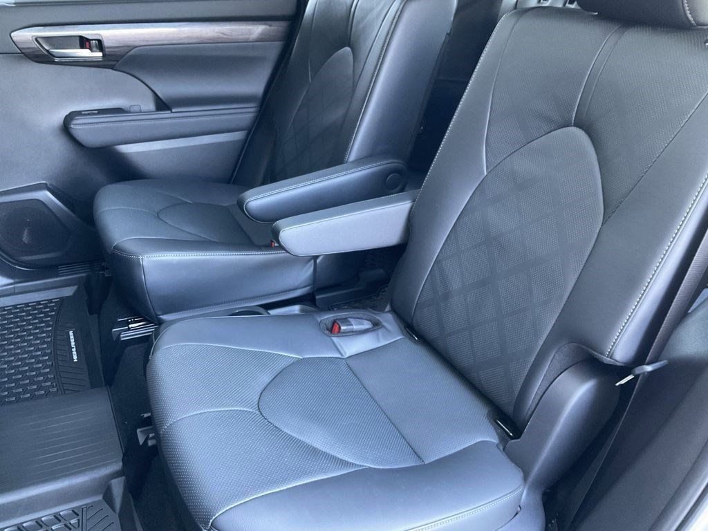 2024 Toyota Highlander Platinum - Photo 43