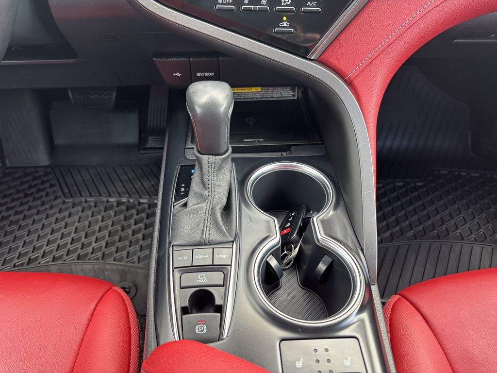 2020 Toyota Camry XSE - Photo 19