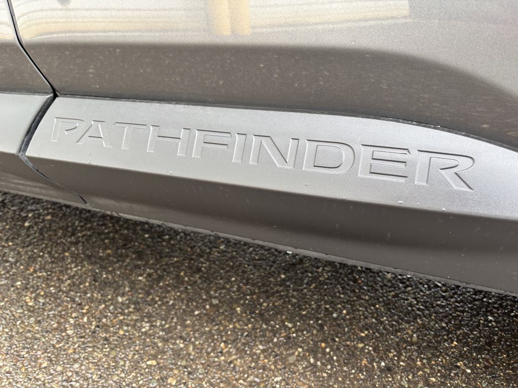 2025 Nissan Pathfinder SL - Photo 12