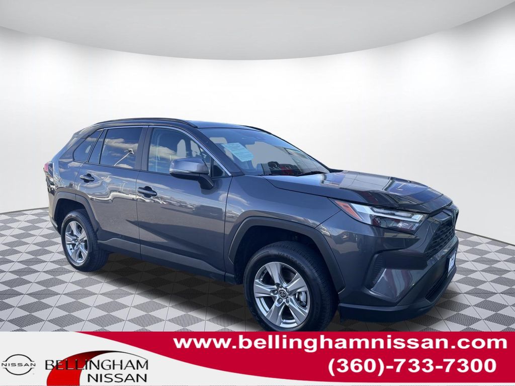 2025 Toyota RAV4 XLE AWD's photo
