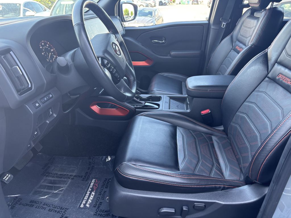 2025 Nissan Frontier PRO-4X - Photo 13