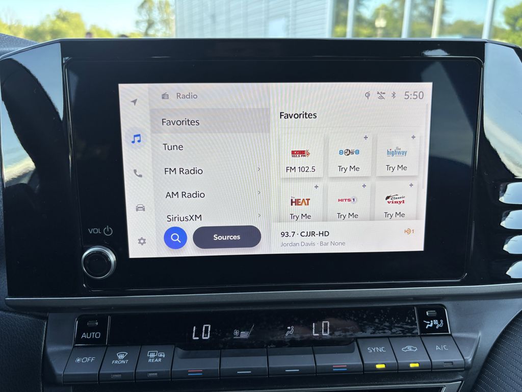 2025 Toyota Camry SE - Photo 19