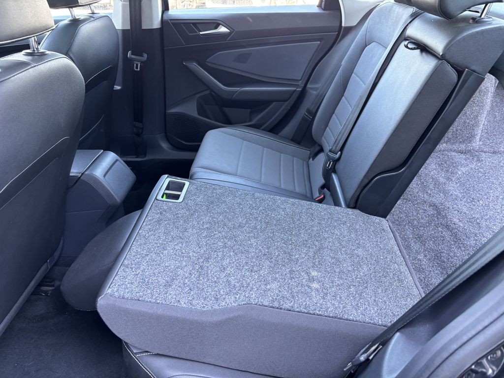 2025 Volkswagen Jetta SE - Photo 23
