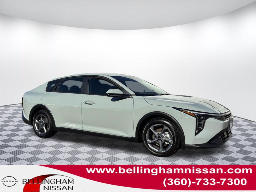 2026 Kia K4 LXS - Photo 1