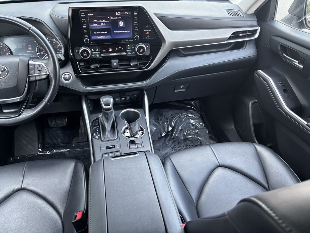2021 Toyota Highlander XLE - Photo 21
