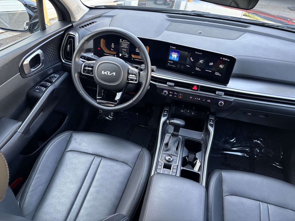 2025 Kia Sorento EX - Photo 20