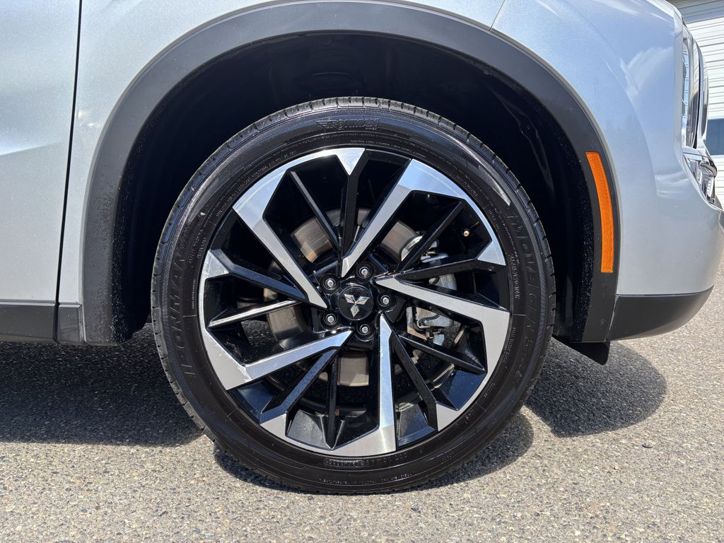 2024 Mitsubishi Outlander SE - Photo 9