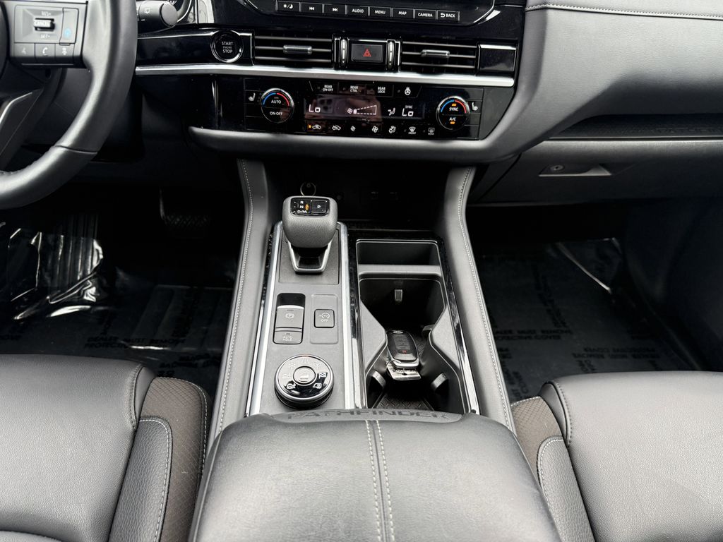 2025 Nissan Pathfinder SL - Photo 19