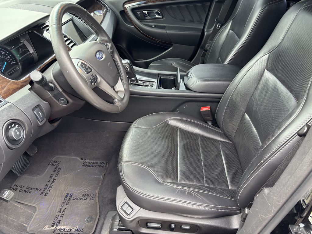 2019 Ford Taurus Limited - Photo 13