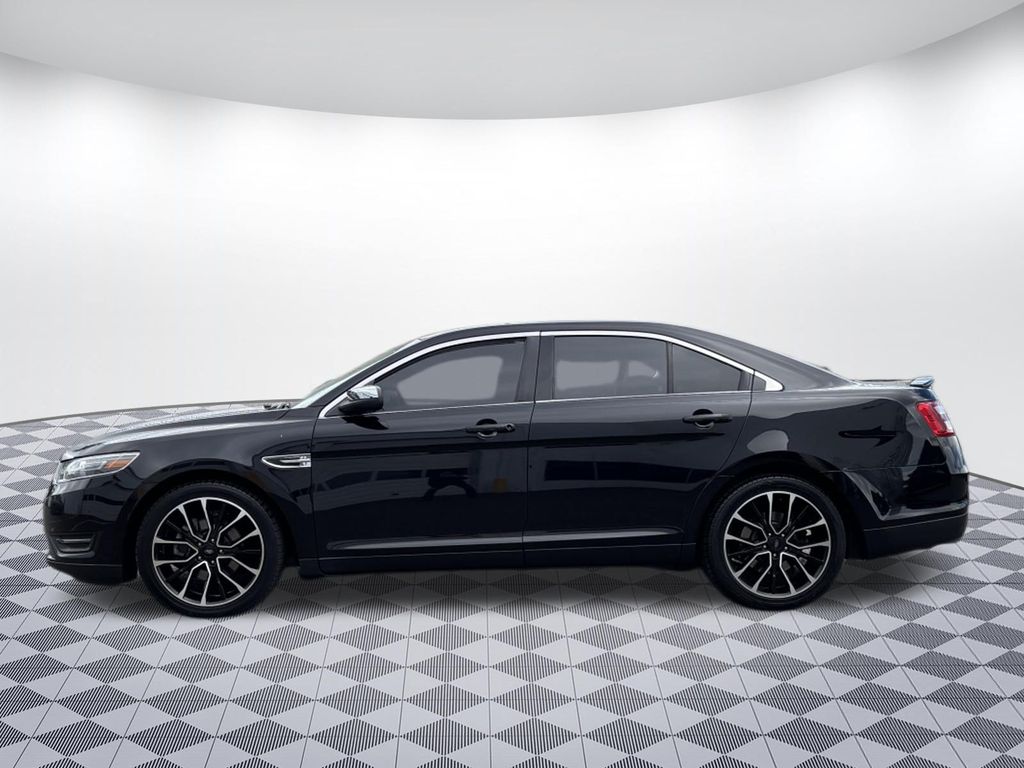 2019 Ford Taurus Limited - Photo 4