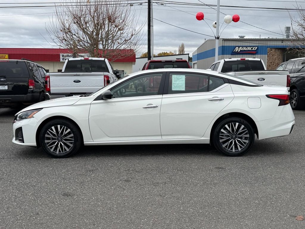 2025 Nissan Altima 2.5 SV photo 3