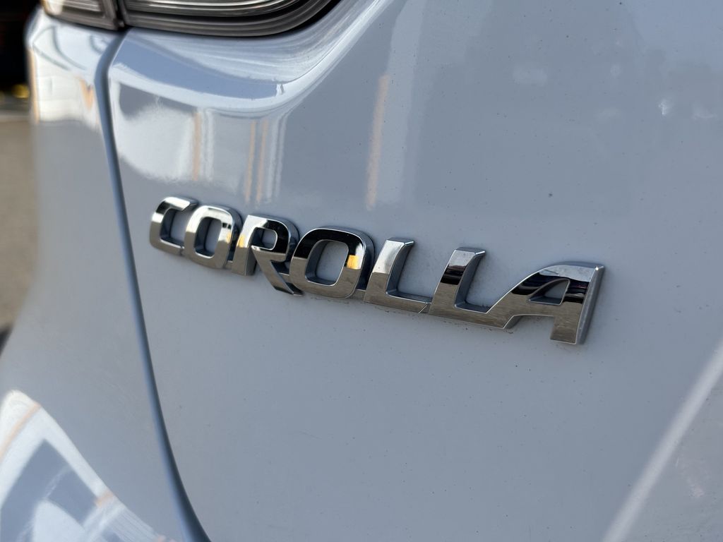 2023 Toyota Corolla LE - Photo 11