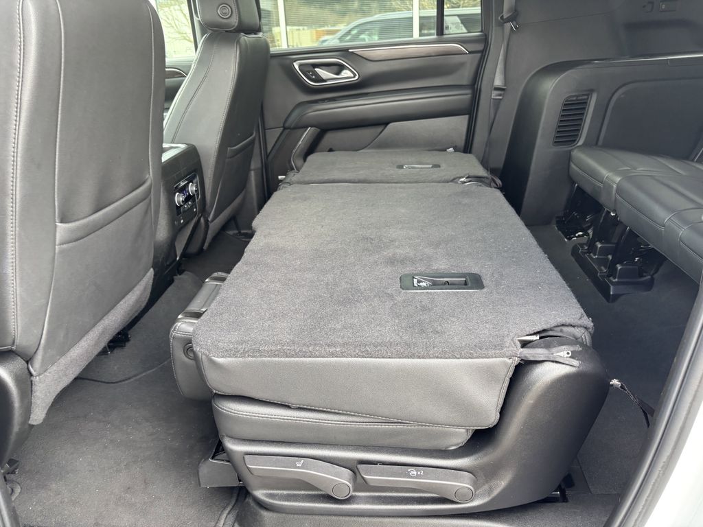 2024 Chevrolet Suburban LT - Photo 15