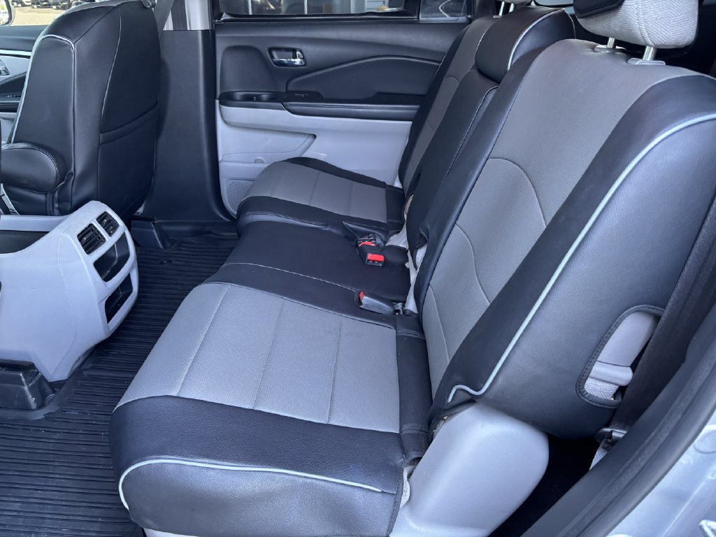 2021 Honda Pilot LX - Photo 24