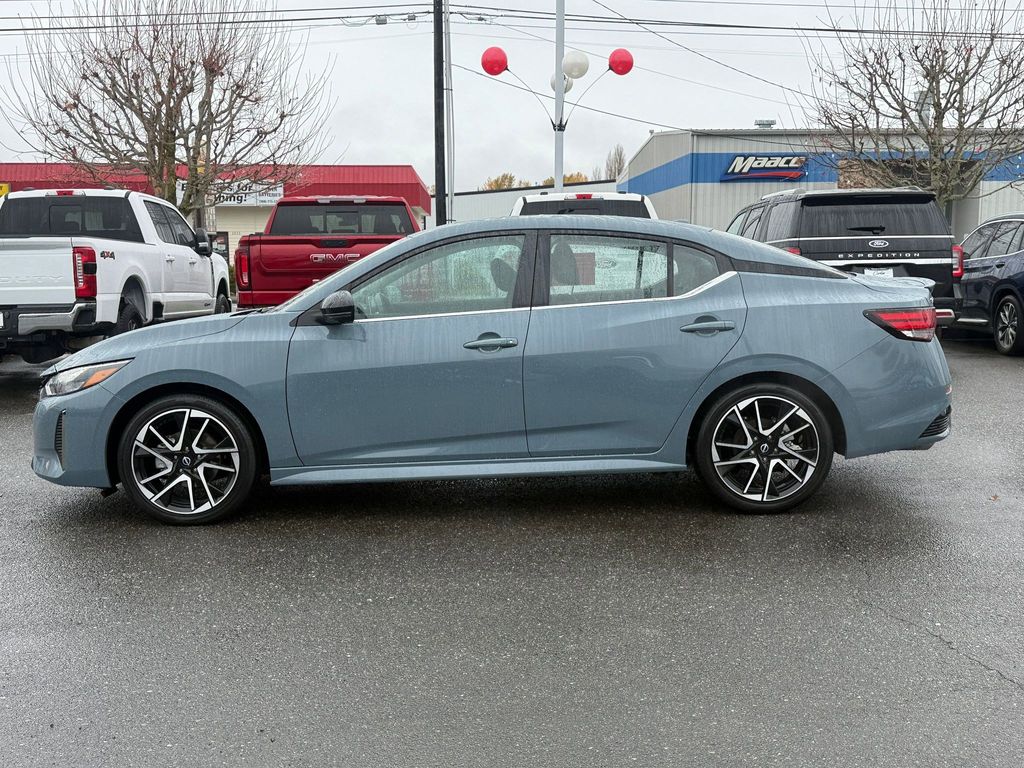 2024 Nissan Sentra SR photo 4